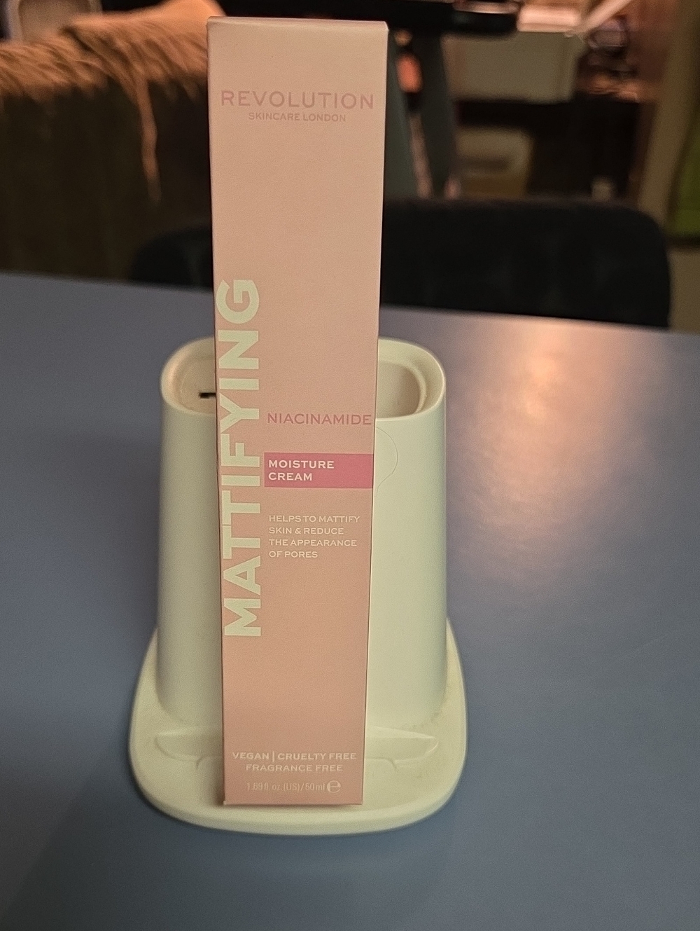 Revolution Niacinamide Mattifying Moisture Cream - Light Pink